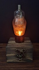 Old Vintage Radio Lighted Vacuum Tube – Novelty Night Light / LED Amp Desk Lamp