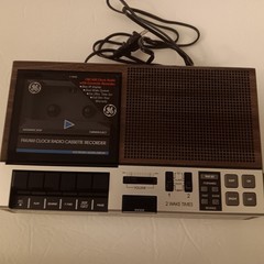 Vintage G.E. 7-4956B Cassette Clock Radio Excellent Condition Tested Working