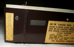 VINTAGE MAGNAVOX AM/FM TRANSISTOR RADIO BEDSIDE ALARM CLOCK MODEL 2FM018 READ!!!