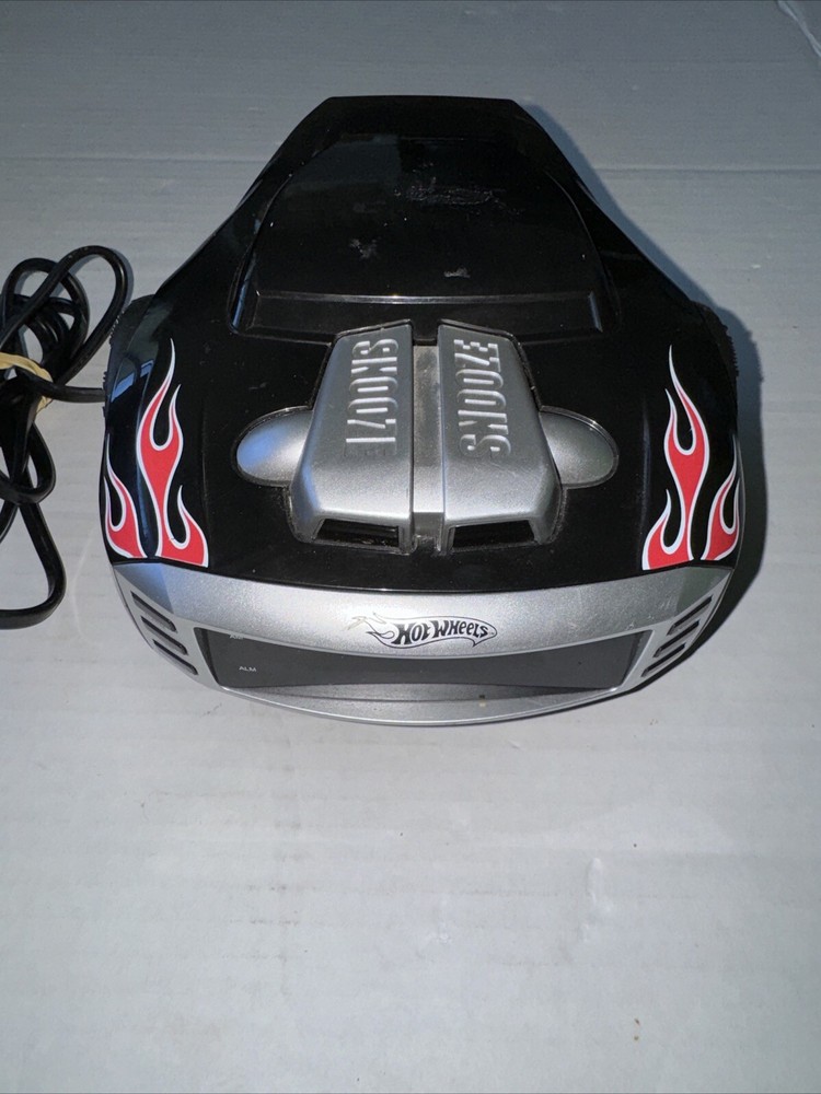 Hot Wheels Car Alarm Clock AM/FM Radio HW800 Engine Night Light From Mattel