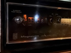 Vintage Magnavox 1R1707 Flip Clock AM/FM Radio – Clock Works – Display/Repair
