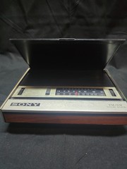 Vintage Sony TFM-1849W solid-state portable FM/AM radio UNTESTED