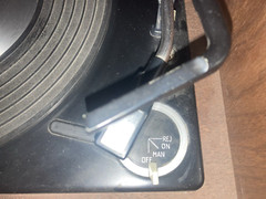 VINTAGE PANOSONIC MODEL SE-1318 PHONOGRAGH/RADIO W/BUILT IN SPEAKERS *VERY RARE*