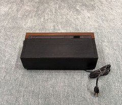 Vintage General Electric GE Model 7-4670F AM/FM Clock Radio Woodgrain