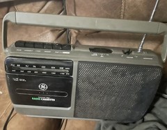 Vintage General Electric AM/FM Radio Cassette Player Model 3-5264A Works