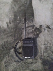 Vintage Radio Shack #12-727 Mini/Pocket Portable AM/FM Radio – Tested