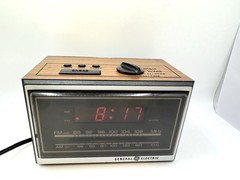 Vintage General Electric AM/FM Digital Clock Radio 7-4622D Tested Working Alarm