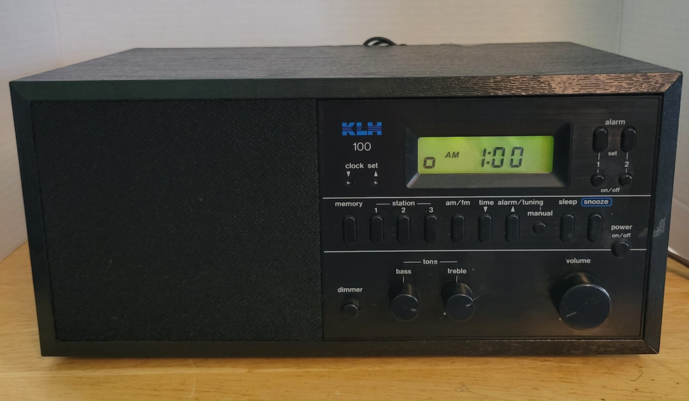 KLH Model 100 AM/FM Table Radio Built in Speaker w/Treble & Bass Tested