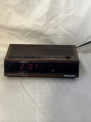 Panasonic RC-6060 Digital Alarm Clock Radio AM FM Woodgrain Vintage Tested Works