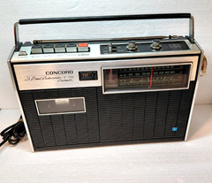Concord Cassette/FM/AM/SW Radio and Cassette Recorder F-115 Vintage!