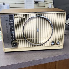 Zenith C845Y AM/FM Vintage Radio Loudness Bass-Treble Phono AFC High Fidelity