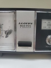 Lloyd&rsquo;s Solid State 2 Speaker Clock/Radio Model Vintage 9J42G-37BE Alarm Japan