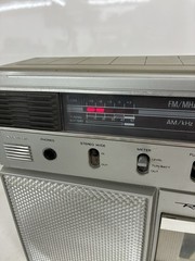 vintage Realistic Model 14-775 AM/FM radio
