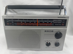 VINTAGE MAGNAVOX AM/FM/ TV AUDIO MODEL 2305 – MADE IN HONG KONG