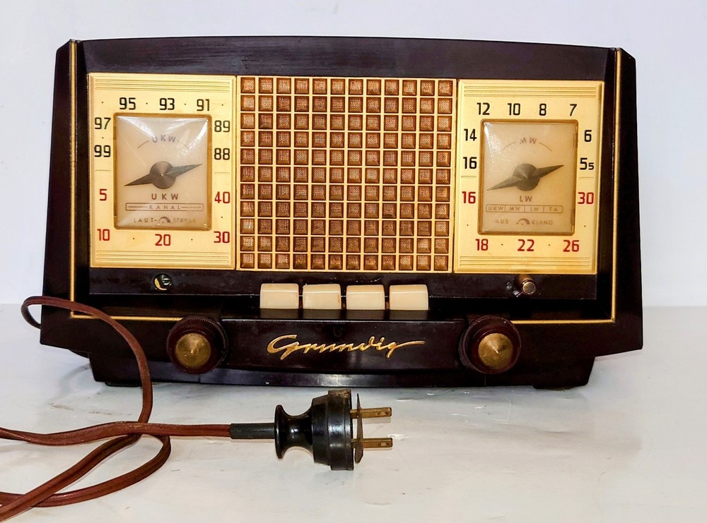 Vtg 1950 Grundig Heimboy 1, West Germany AM/FM Tube Radio, Museum Rare, Works!