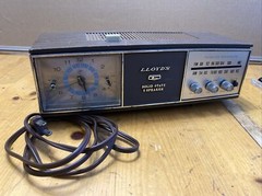 1960&rsquo;s Lloyds AM/FM Clock Radio tested & works #5J96G. Read Description