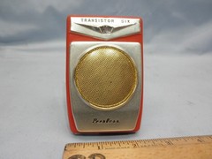 WORKING RED 1959 FLEETWOOD ROUND GRILLE 6 TRANSISTOR RADIO- RADIOORPHANAGE