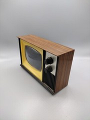 Vintage Novelty AM Radio Model G-664 Made In Hong Kong