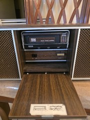 Belle Wood MODEL 1880 Woodgrain Radio w/ Tape Adapter & .. Vintage Or For Parts