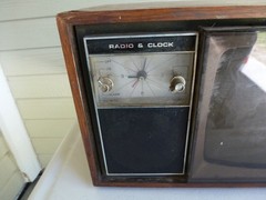 Vtg Sears Model 5028 AM/FM clock Radio w/ 8&Prime; Black White Television PARTS REPAIR