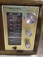 Vintage Realistic MTA-8 AM/FM Radio Model 12-689 Walnut Grain Powers On