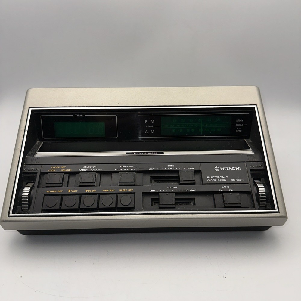 Vintage Silver Digital Hitachi Clock/Radio/Alarm AM/FM Model KC-680H Works!!