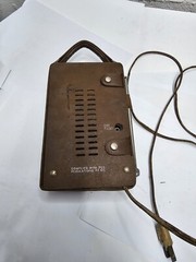 Vintage General Electric P977E AM/FM Radio: AC/DC Power, Leather Case