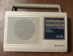 ORIGINAL RETRO VINTAGE Sanyo RP 5230 AM FM Portable Radio AC/DC works!