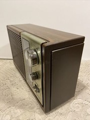 Vintage 1970’s Panasonic Model No. RE-6280 AM-FM Radio- Works