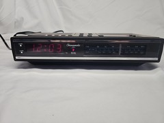 Vintage Realistic Chronomatic 251 12-1559 Wired Dual Alarm Clock AM/FM TESTED