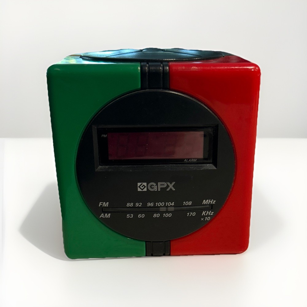 D530 Vtg 1990s GPX Gran Prix ALARM RADIO CLOCK rubiks simon Multi-Color CUBE