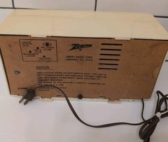 Rare Vintage Zenith Solid State AM (AM only) Radio Model Z212W Made in USA