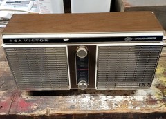 Vintage Working RCA Victor RJA35W-WAL GR Solid State Dual Speaker Tabletop Radio