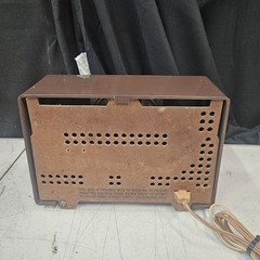 Vintage Brown « Retro Jetson&rsquo;s » Motorola Model A1N-46 Tube Radio