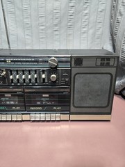 GE 3-5690A Boom Box Stereo AM/FM Radio & Cassette Detachable Speakers
