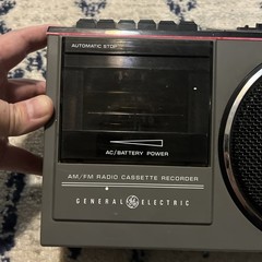 General Electric Vintage AM FM Radio Tape Player Boombox Model 3-5233B See Desc