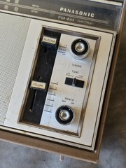 Panasonic RE-7329 AM/FM Vintage 2 Band Older Radio for parts READ AS IS