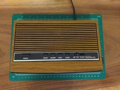 Vintage GE General Electric 7-4625C AM/FM Radio Alarm Clock Walnut Grain-Tested