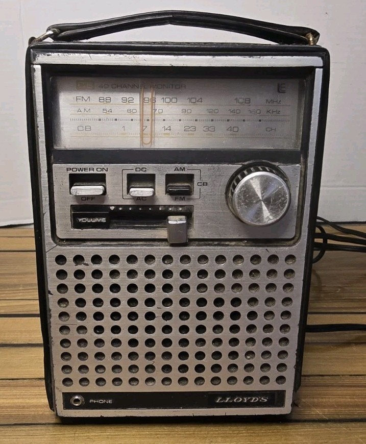 Vintage Lloyd&rsquo;s N713 AM/FM Radio 40 Channel CB Monitor Portable AC/DC TESTED