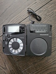 Vintage Magnavox World Traveler Clock Radio AE 4200 /37 (BDR)