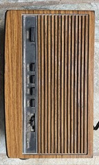 General Electric Radio 7-4625C Walnut Wood Grain AM/FM Digital Alarm Clock S47