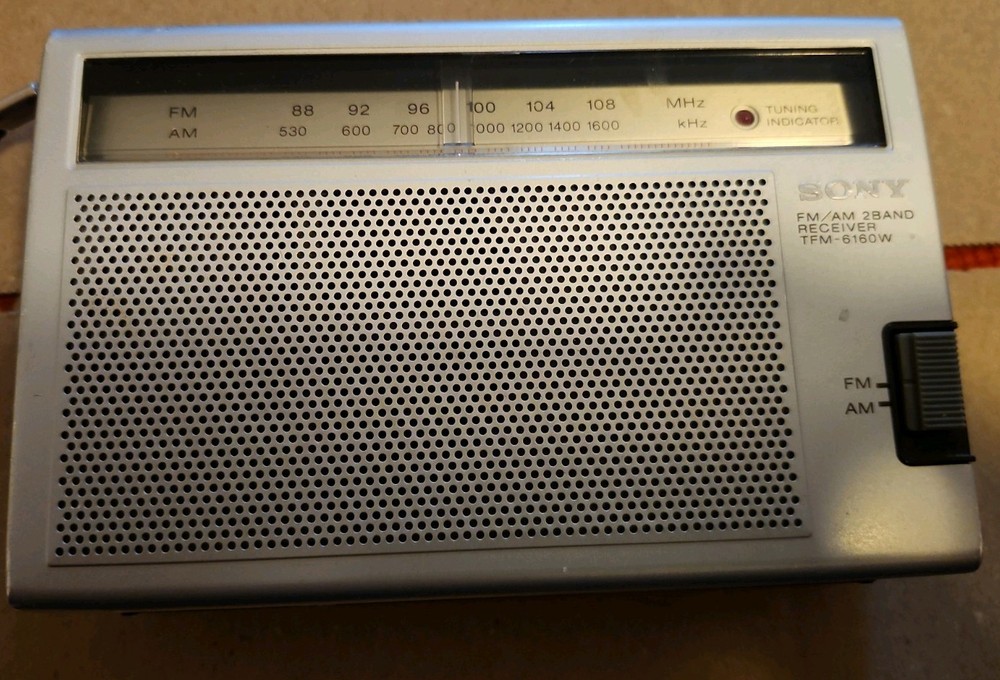 Vintage Sony TFM-6160W FM/AM Portable Receiver Radio – 1979 – Tested Working