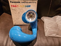 Panasonic Toot-A-Loop Transistor Radio R-72 Blue Beautiful Condition Box