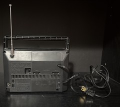 Vintage General Electric Solid State Two-Way Power AM FM Portable Radio 7-2825A