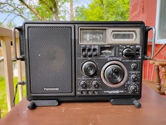 Radio Receiver Panasonic RF-2900 AM FM SW Bands Tested & Works Vintage