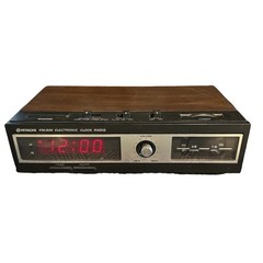 Hitachi Clock Radio KC-541H Brown Woodgrain Excellent Vintage AM FM LED