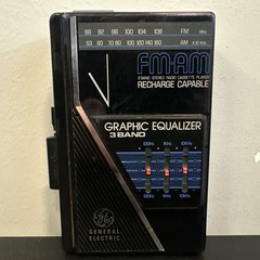 Vintage GE General Electric 2 Band Stereo Radio Cassette player EQ Works great