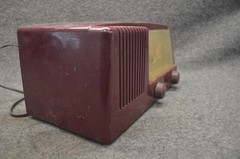 Vintage 1950&rsquo;s General Electric GE Model 400 Vacuum Tube AM Radio Powers Up