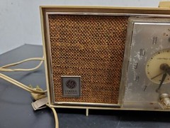 Vintage General Electric Radio Accent Line Solid State Dual Speaker Am/Fm Unique