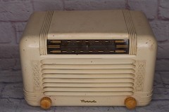 Vintage 1941 Motorola Model 51X14 Ivory Bakelite Tube Radio – Art Deco UNTESTED
